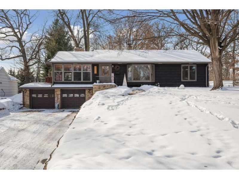 1101 Orkla Dr, Golden Valley, MN 55427