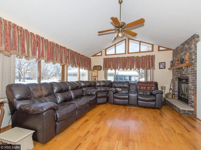 4530 Kathrene Dr, Brooklyn Center, MN 55429