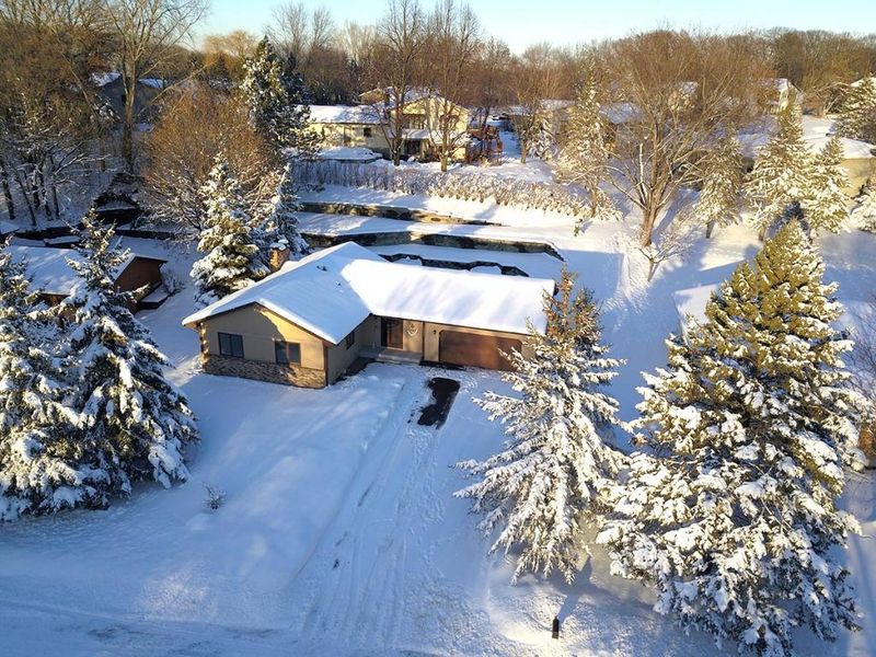 1295 Raspberry Ln, Eagan, MN 55123