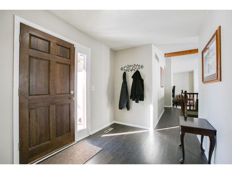 1295 Raspberry Ln, Eagan, MN 55123