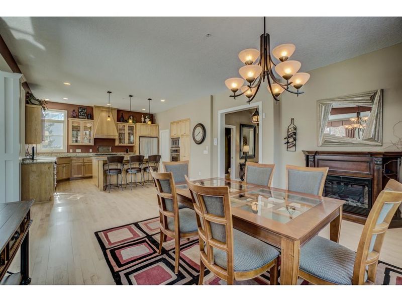 945 Osprey Dr, Bayport, MN 55003