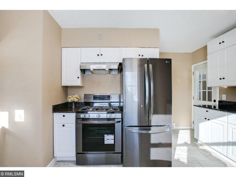 71 Wheelock Pw W, Saint Paul, MN 55117