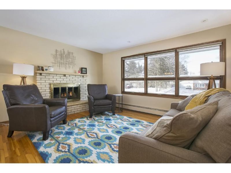 6940 Brunswick Ave N, Brooklyn Park, MN 55429