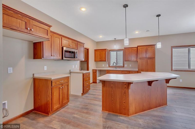106 Bantam Rd, Sartell, MN 56377