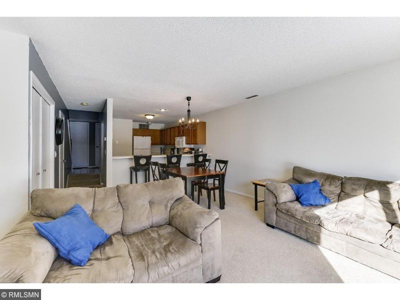 3040 Shields Dr #103, Eagan, MN 55121