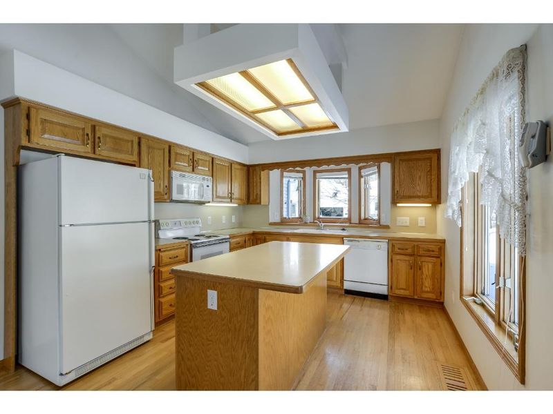 9627 Foley Blvd NW, Coon Rapids, MN 55433