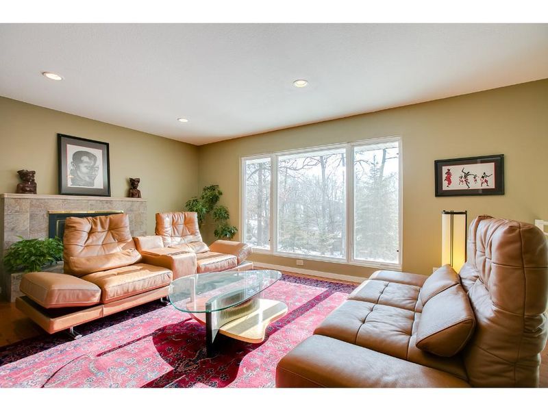 11516 Bren Rd, Minnetonka, MN 55343