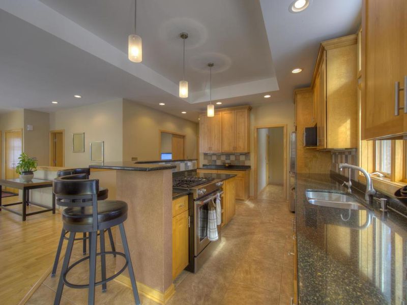 2209 Totem Trl, Minnetonka, MN 55305