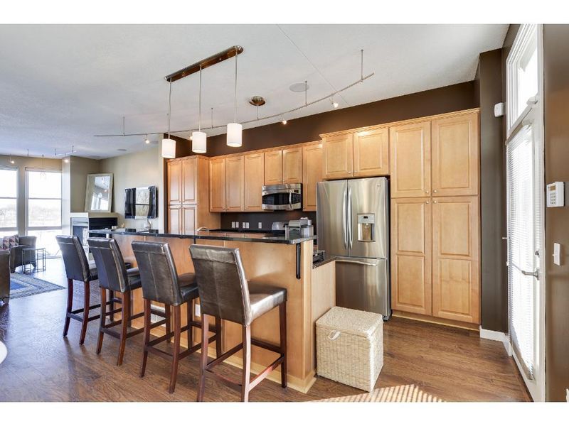 2327 River Pointe Cir, Minneapolis, MN 55411