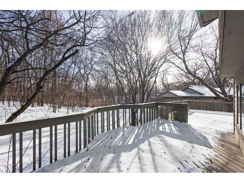 17611 Creek Ridge Ps, Minnetonka, MN 55345