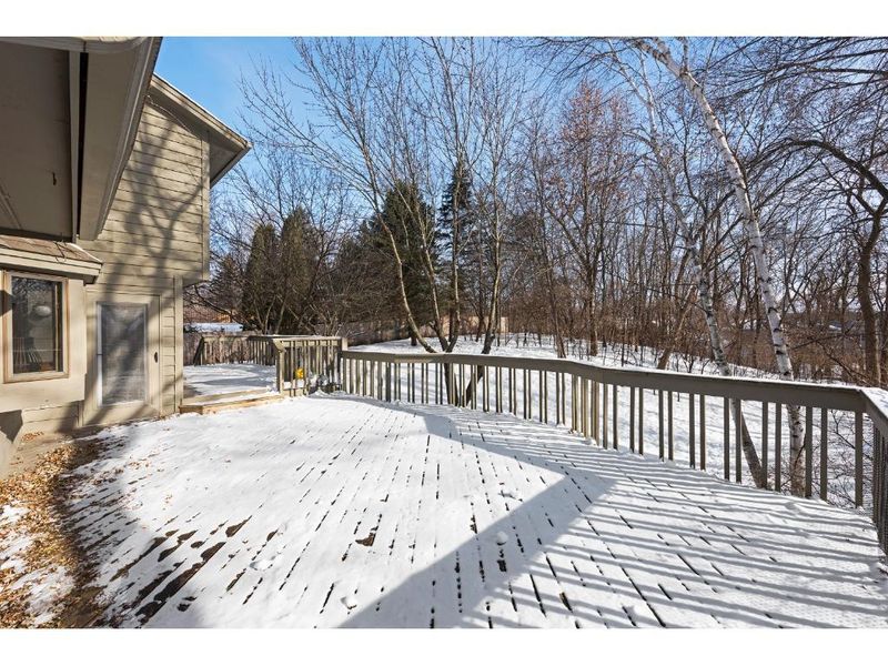 17611 Creek Ridge Ps, Minnetonka, MN 55345