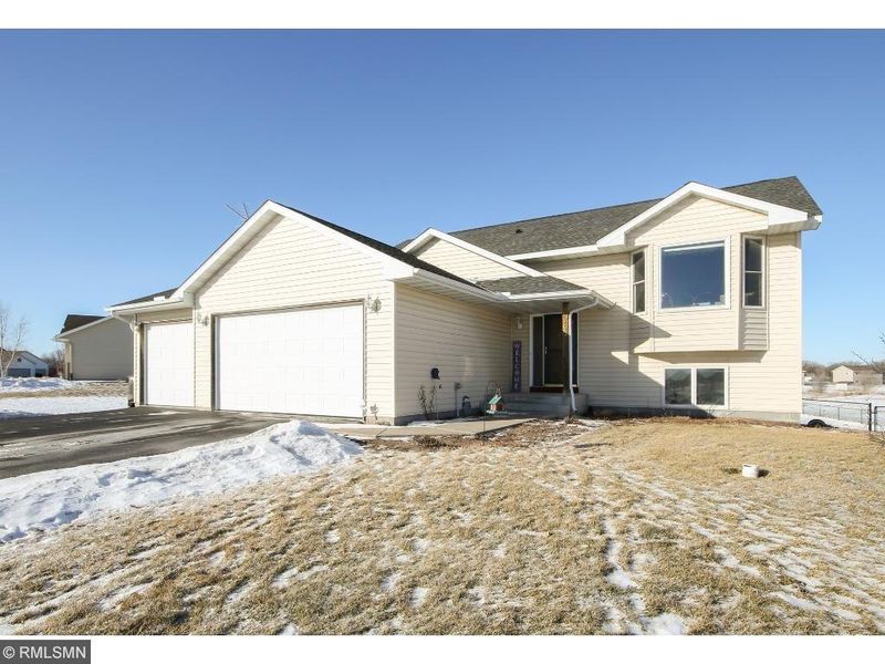 10472 263rd Ave NW, Zimmerman, MN 55398