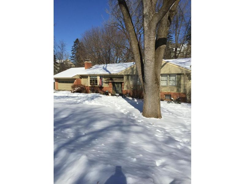 5257 Lochloy Dr, Edina, MN 55436