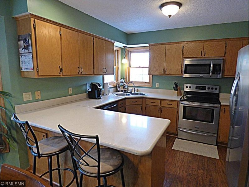 1522 Regatta Dr, Woodbury, MN 55125