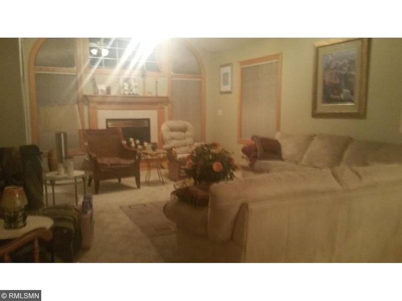 6216 Creekview Ln N, Brooklyn Park, MN 55443