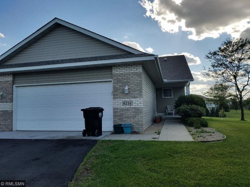 6216 Creekview Ln N, Brooklyn Park, MN 55443