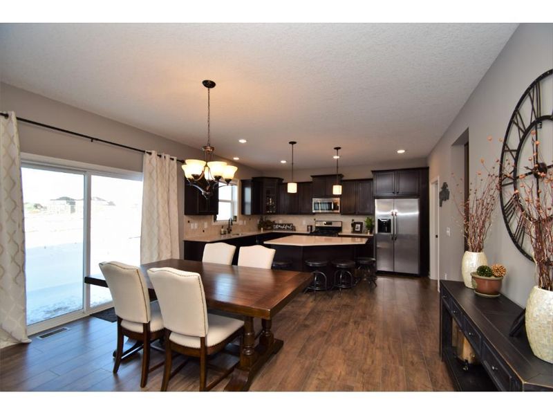 15510 Creekside Ln, Osseo, MN 55369