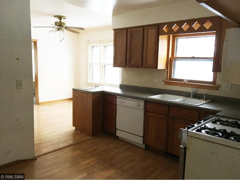 802 S 6th St, Brainerd, MN 56401