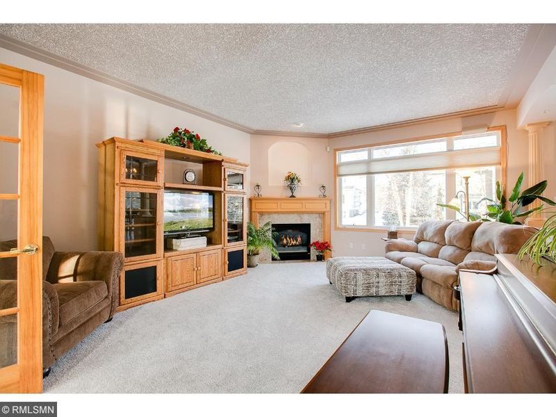 661 Heron Ct N, Oakdale, MN 55128