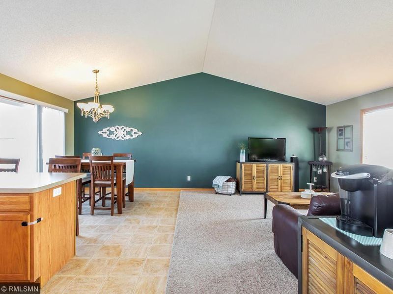 414 NE 7th Ave NE, Lonsdale, MN 55046