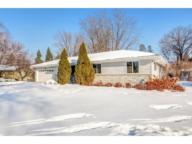 7179 Riverview Ter NE, Fridley, MN 55432
