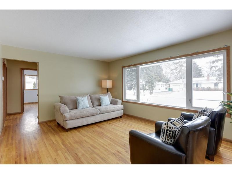 4207 62nd Ave N, Brooklyn Center, MN 55429
