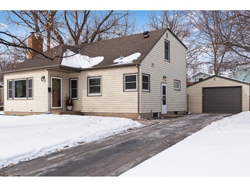 9110 Cedar Lake Rd S, Saint Louis Park, MN 55426