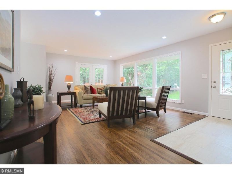 1481 Valley Dr, Burnsville, MN 55337