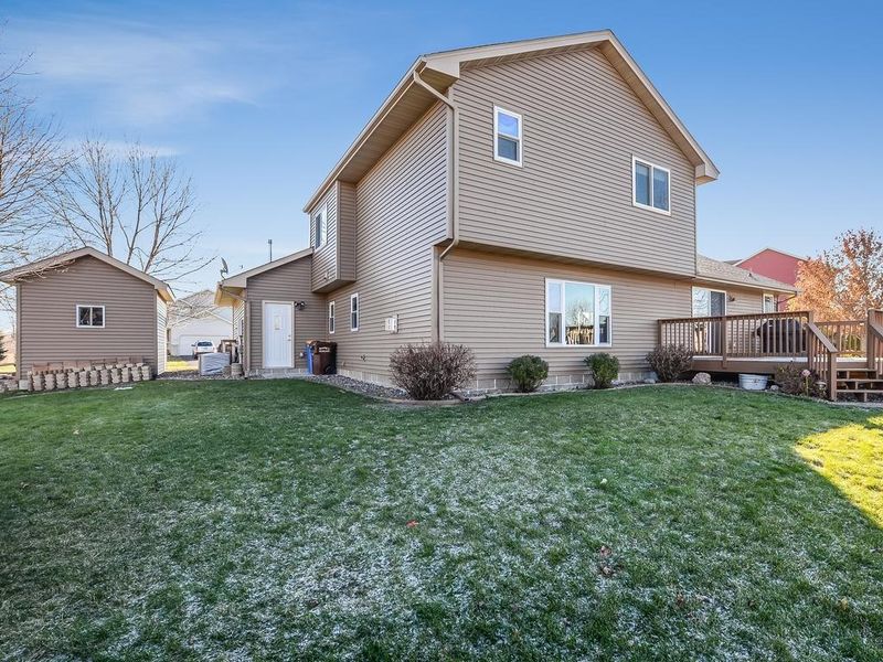521 Underwood Ln NW, Saint Michael, MN 55376