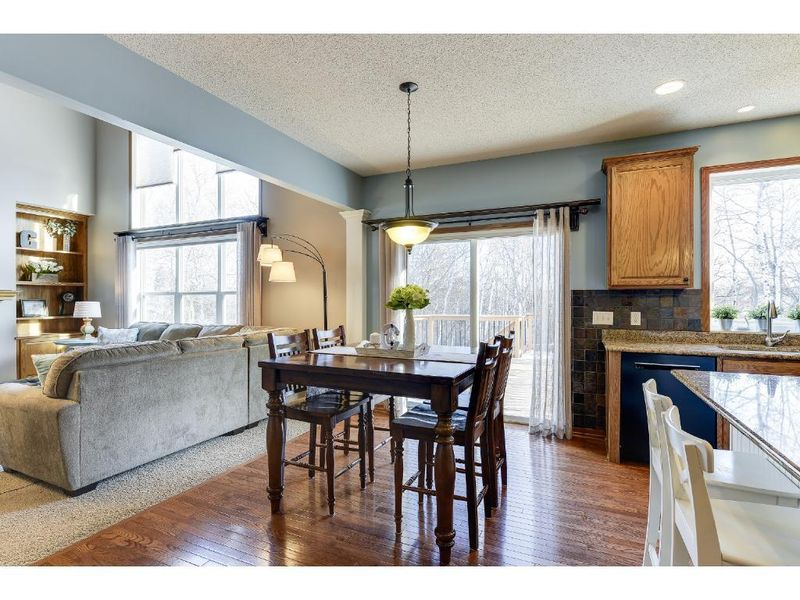 6893 Timber Ridge Dr S, Cottage Grove, MN 55016