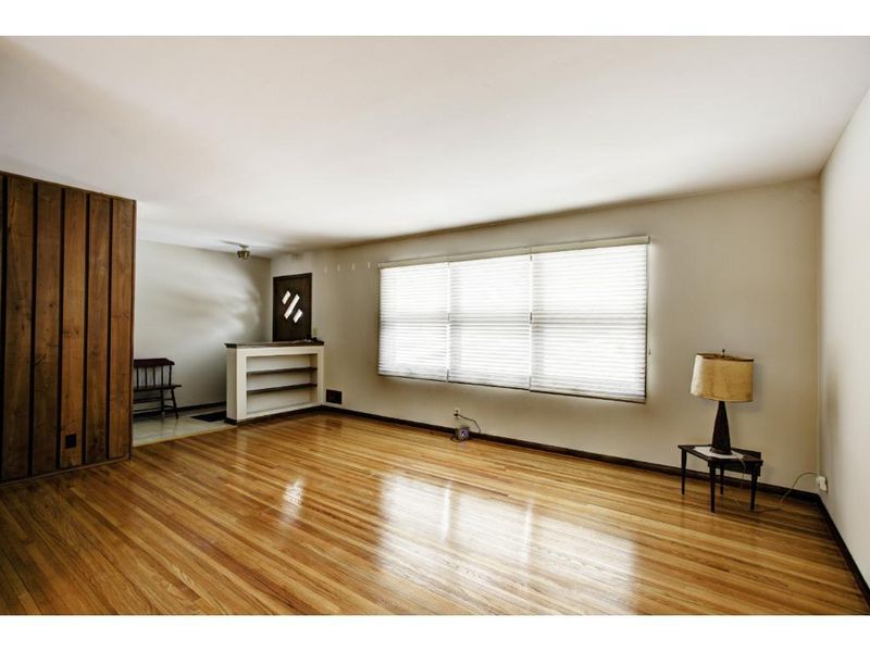 4625 W 111th St, Bloomington, MN 55437
