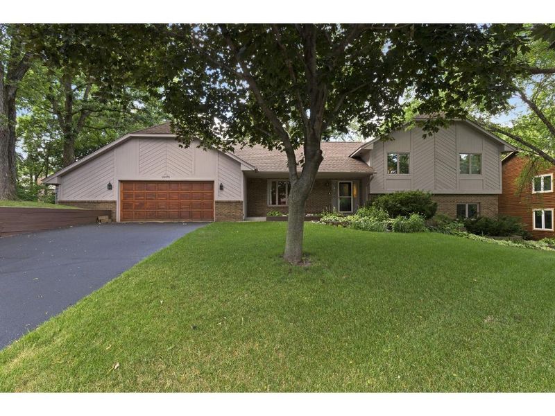 13475 Guild Ave, Apple Valley, MN 55124
