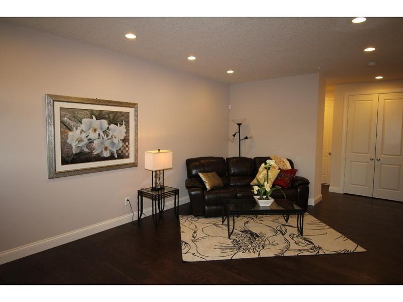 14393 Parkside Ct NW, Prior Lake, MN 55372