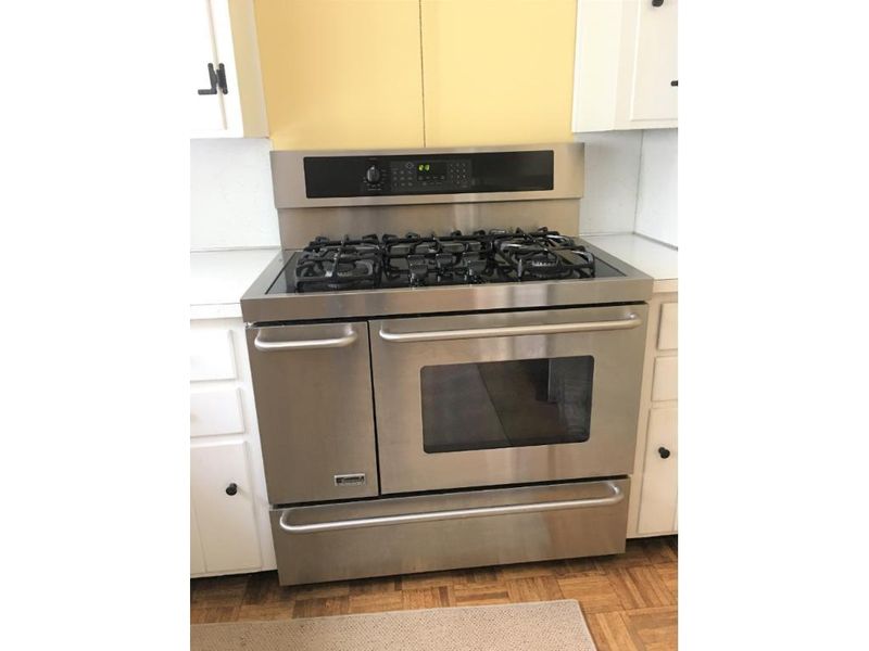 134 S Morningside Dr, Le Sueur, MN 56058