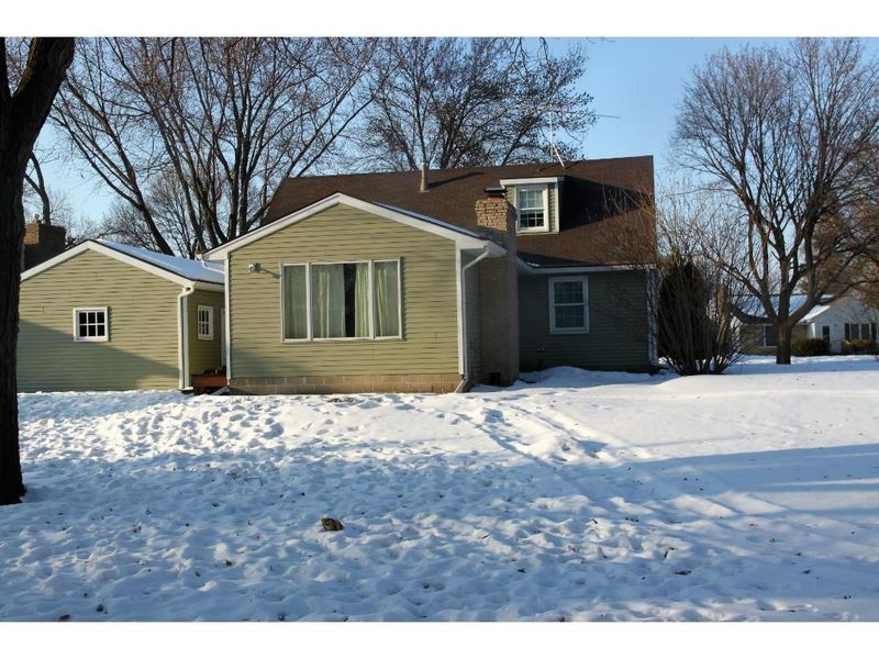 134 S Morningside Dr, Le Sueur, MN 56058