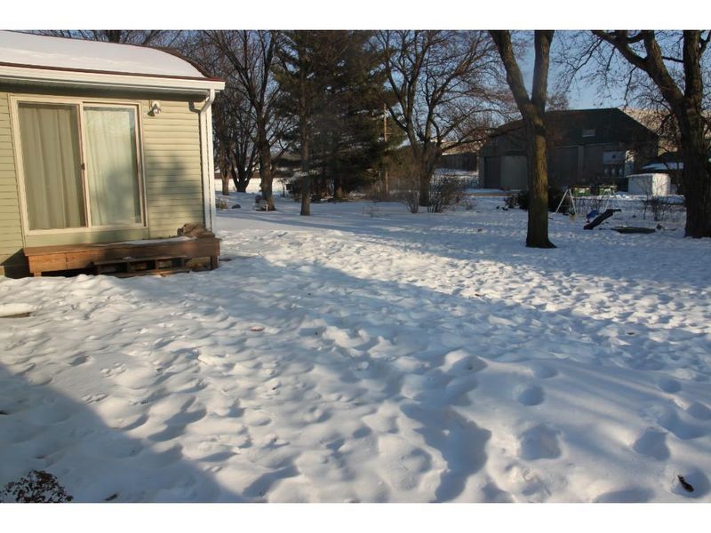134 S Morningside Dr, Le Sueur, MN 56058