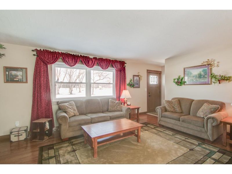 3930 69th St E, Inver Grove Heights, MN 55076