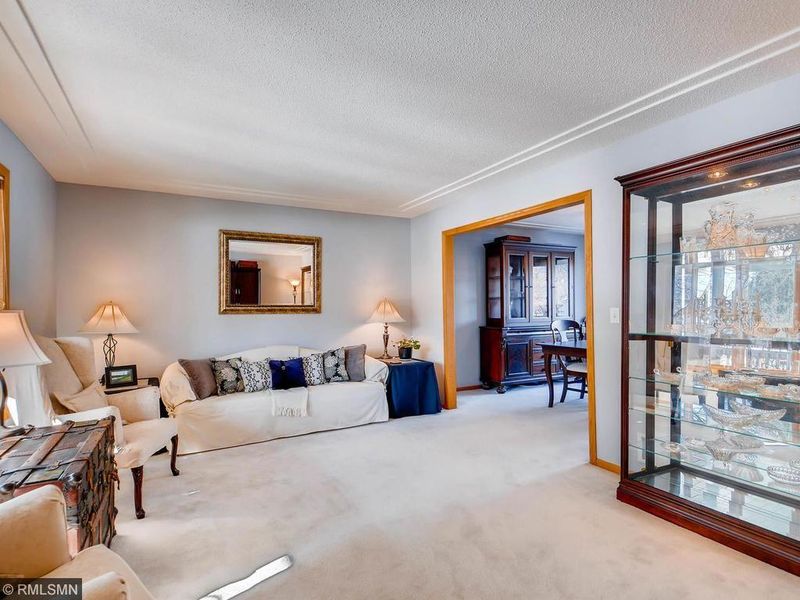 165 Sherwood Rd, Shoreview, MN 55126