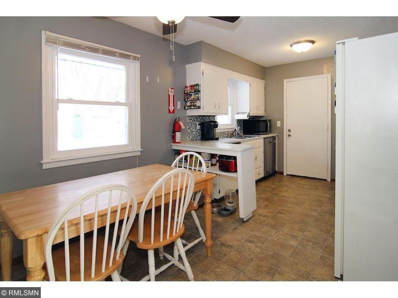 8563 Ingleside Ave S, Cottage Grove, MN 55016