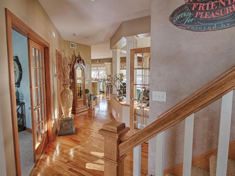 1325 Oakpointe Dr, Waconia, MN 55387