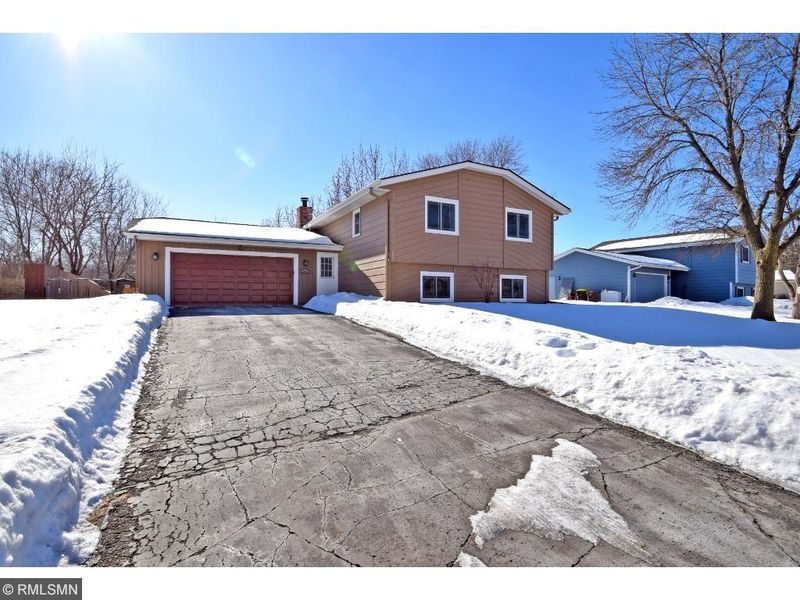 5653 Lost Horizon Cir SE, Prior Lake, MN 55372