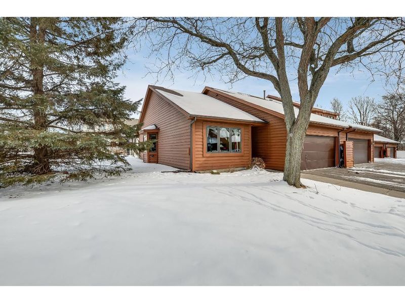 10687 53rd Ave N, Plymouth, MN 55442