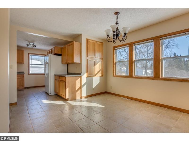 102 Dale St W, South Saint Paul, MN 55075