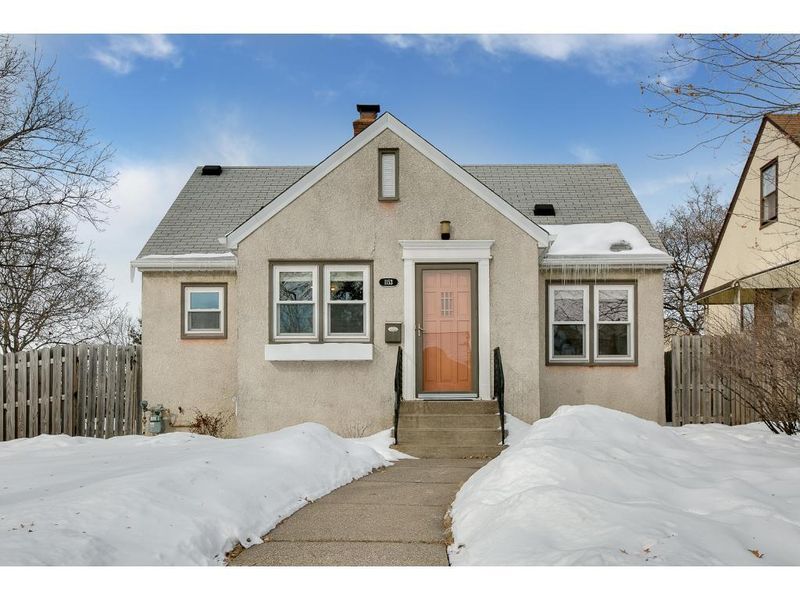 1153 California Ave W, Saint Paul, MN 55108