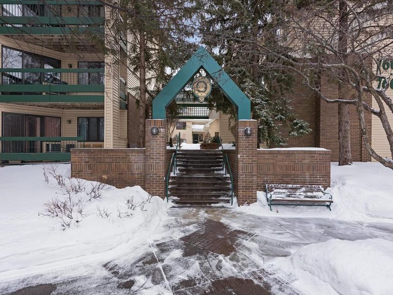 7602 York Ave S #7319, Edina, MN 55435