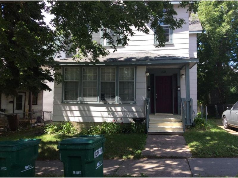 731 4th St E, Saint Paul, MN 55106