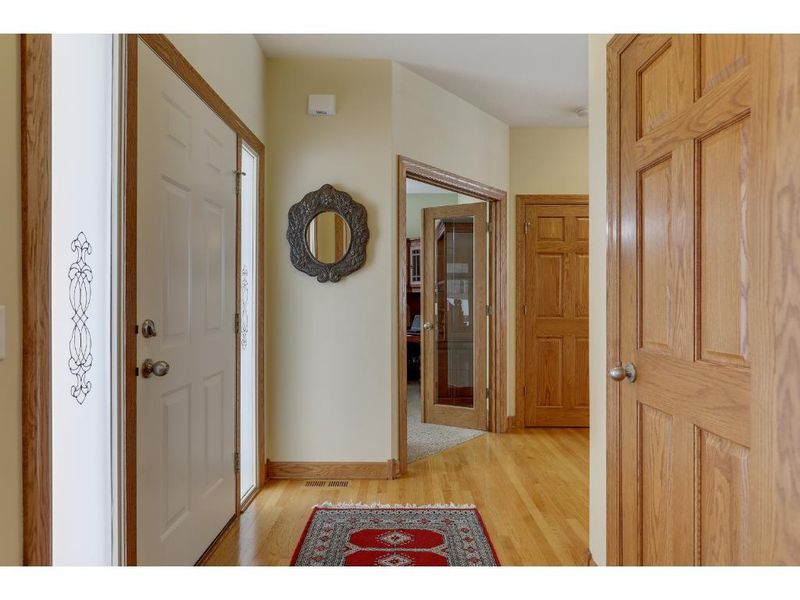 4807 Red Pine Ct, Eagan, MN 55123
