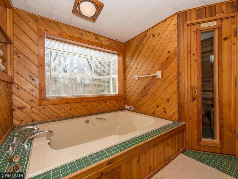 9768 Magnolia St NW, Coon Rapids, MN 55433