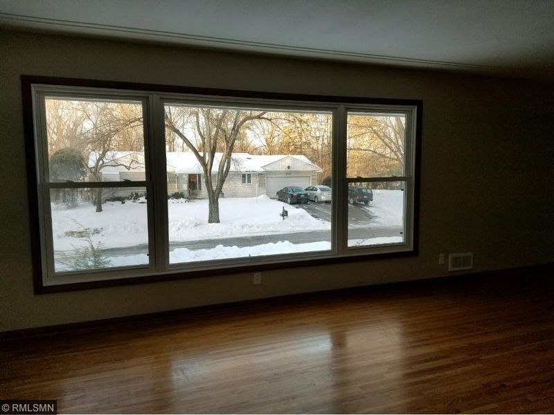 14513 Woodhill Ter, Minnetonka, MN 55345