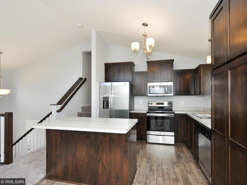 704 Bluebird St, Mora, MN 55051